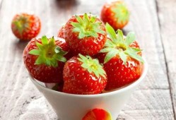 吃鸡皮肤爆料最新草莓,吃鸡战场再添一抹甜蜜色彩